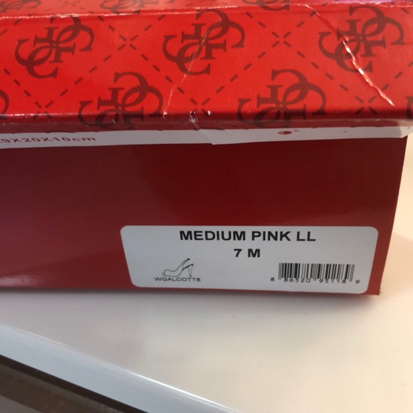 Sandals - Picture 5 of 5